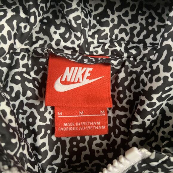 Nike Jacket Womens Medium Black Windbreaker Leopard Print Hooded Full Zip - Picture 3 of 8